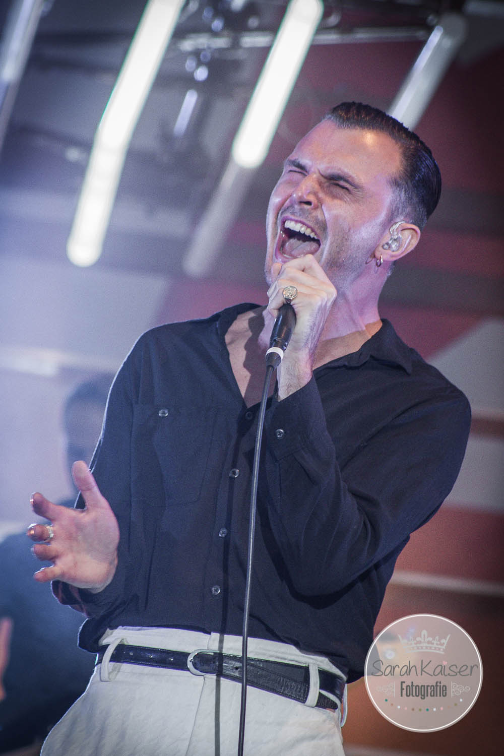 Hurts, Theo Hutchcraft, Adam Anderson, Manchester, live, Auftritt, gig, band, konzert, konzertfotos, konzertfotografie, Konzertfotograf, Sarah Kaiser Fotografie, Sarah Kaiser, Fotograf Sundern, Sundern, Sauerland, Event, Fotostudio, Fotos, Fotografie, Bandfotografie, Gladbeck